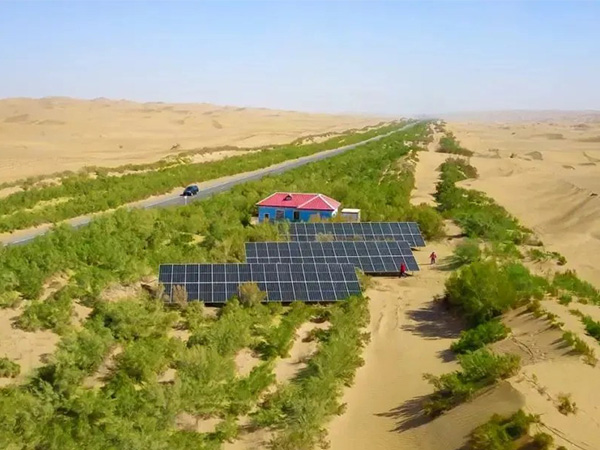 塔裏(li)木油田綠色“光(guang)”景無限好